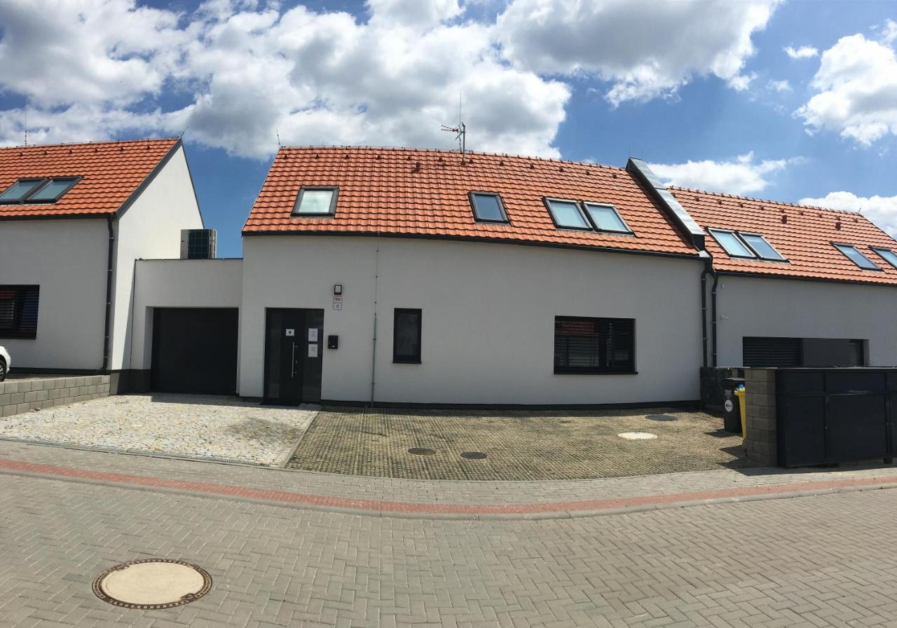Apartment Vilabyt Se Zahradkou A Vyhledem Na Zamek Mikulov